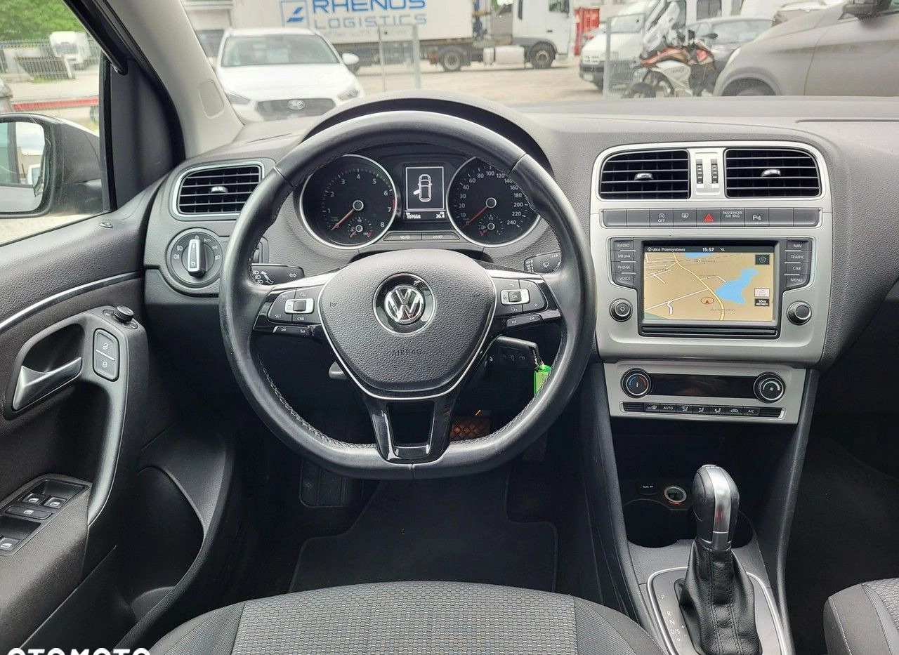Volkswagen Polo cena 41700 przebieg: 107668, rok produkcji 2015 z Sopot małe 781
